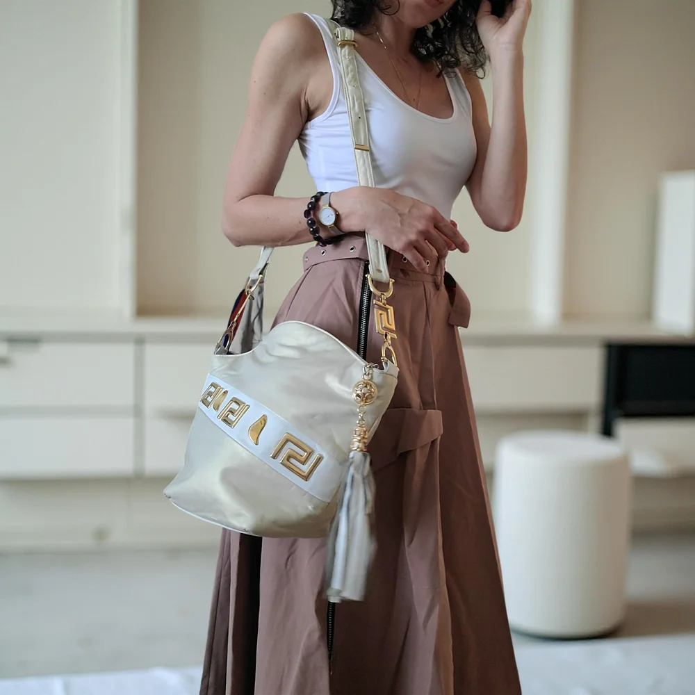White And Champagne Colored Genuine Leather Bag. - Picture 2 of 7